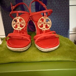 Authentic Brand New Tory Burch Capri Espadrille Wedge Calf Leather Size 6 Orange